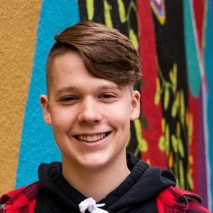 Meet your Posher, Logan